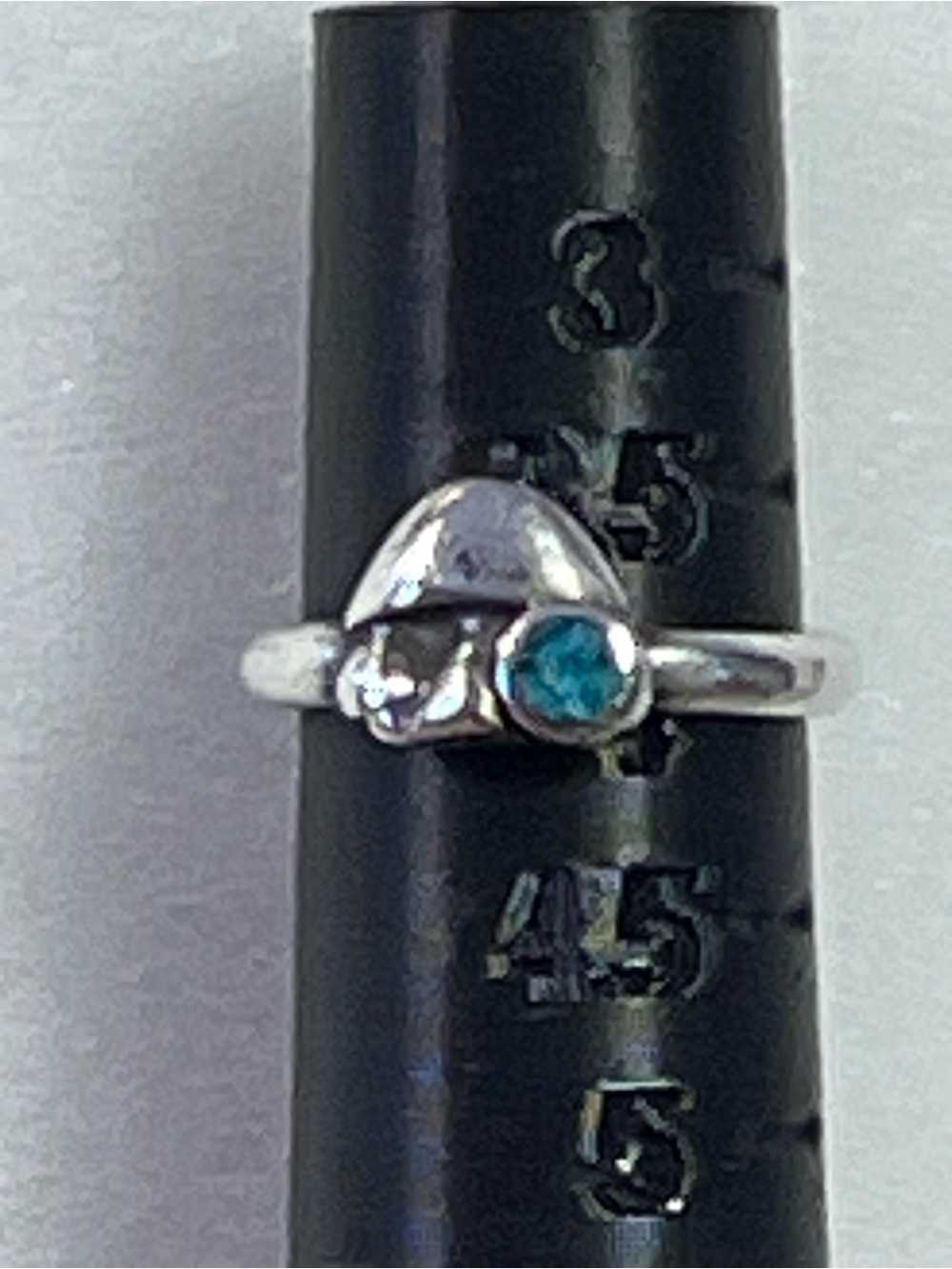Sterling with turquoise chip inlaid mushroom ring from the 70’s - size 4.5